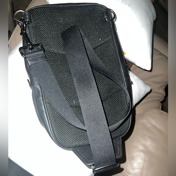 Coach Gotham Pack, color black. Over the shoulder. Authentic - Picture 2 of 16